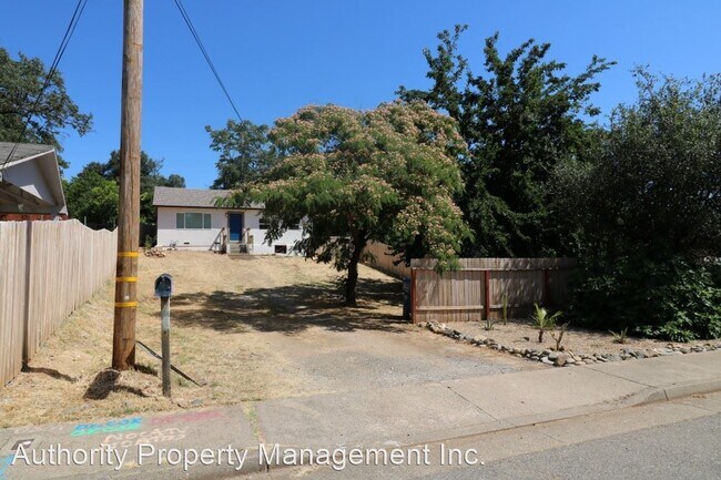 Building Photo - 3 br, 1.5 bath House - 1840 Laurel Ave.