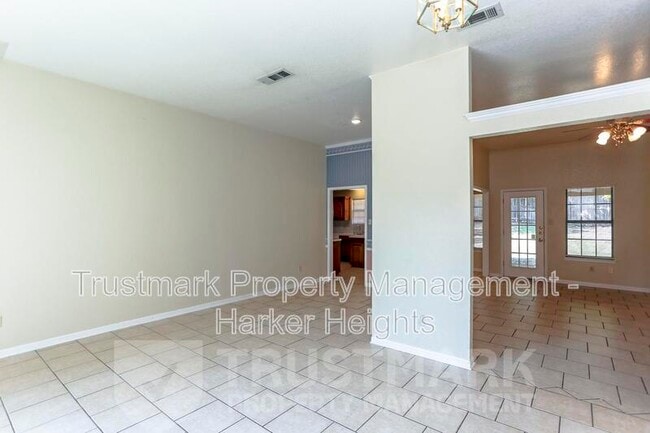 Foto del edificio - 800 Silver Creek Dr