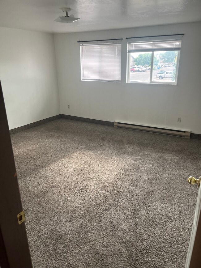 Building Photo - Vernal 4 Plex