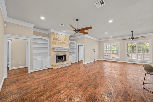 Building Photo - 15008 Dripping Springs Ct