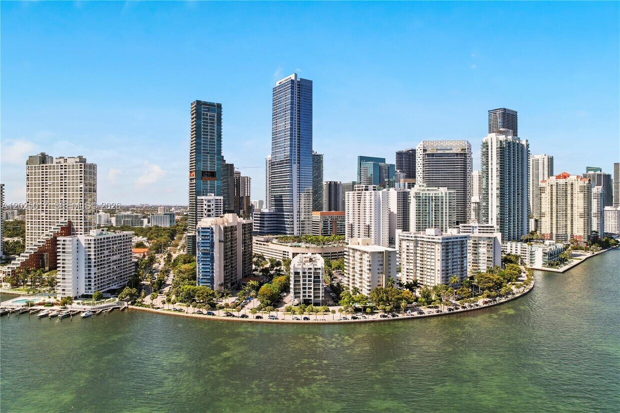 Foto del edificio - 185 SE 14th Ter