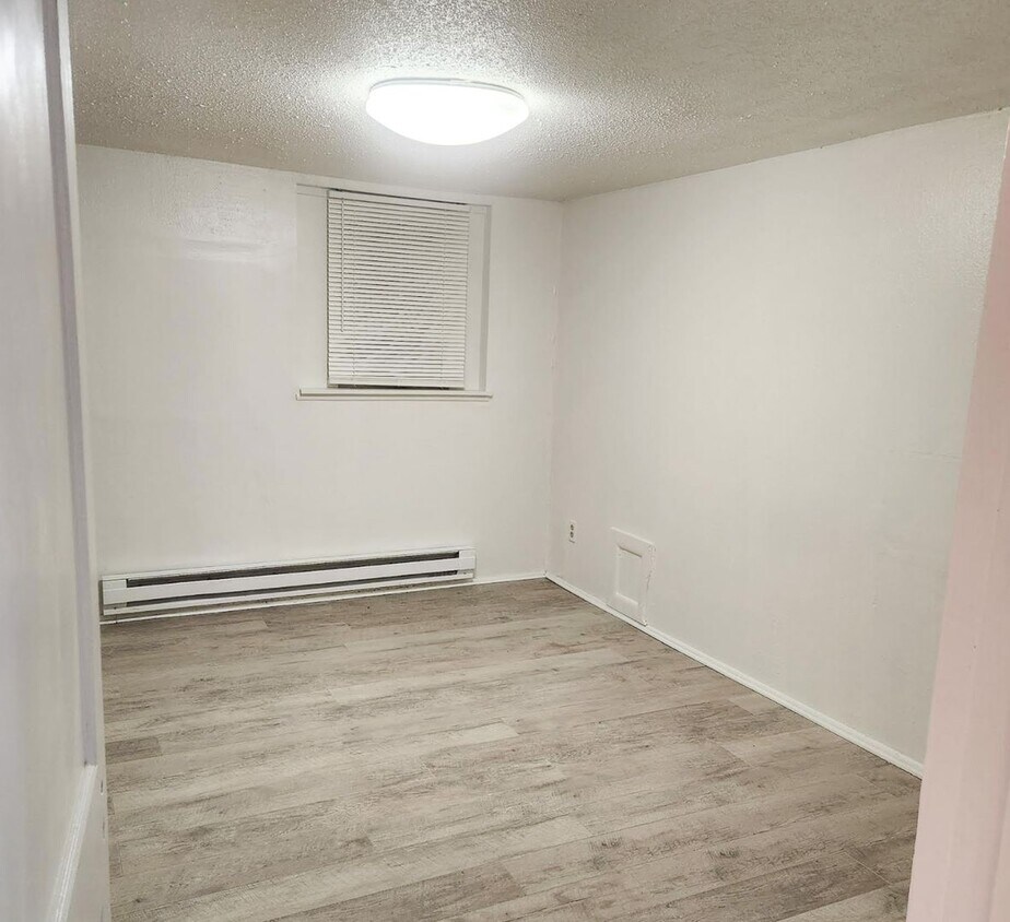 Building Photo - Charming 2-Unit Home in Central Greeley – ...