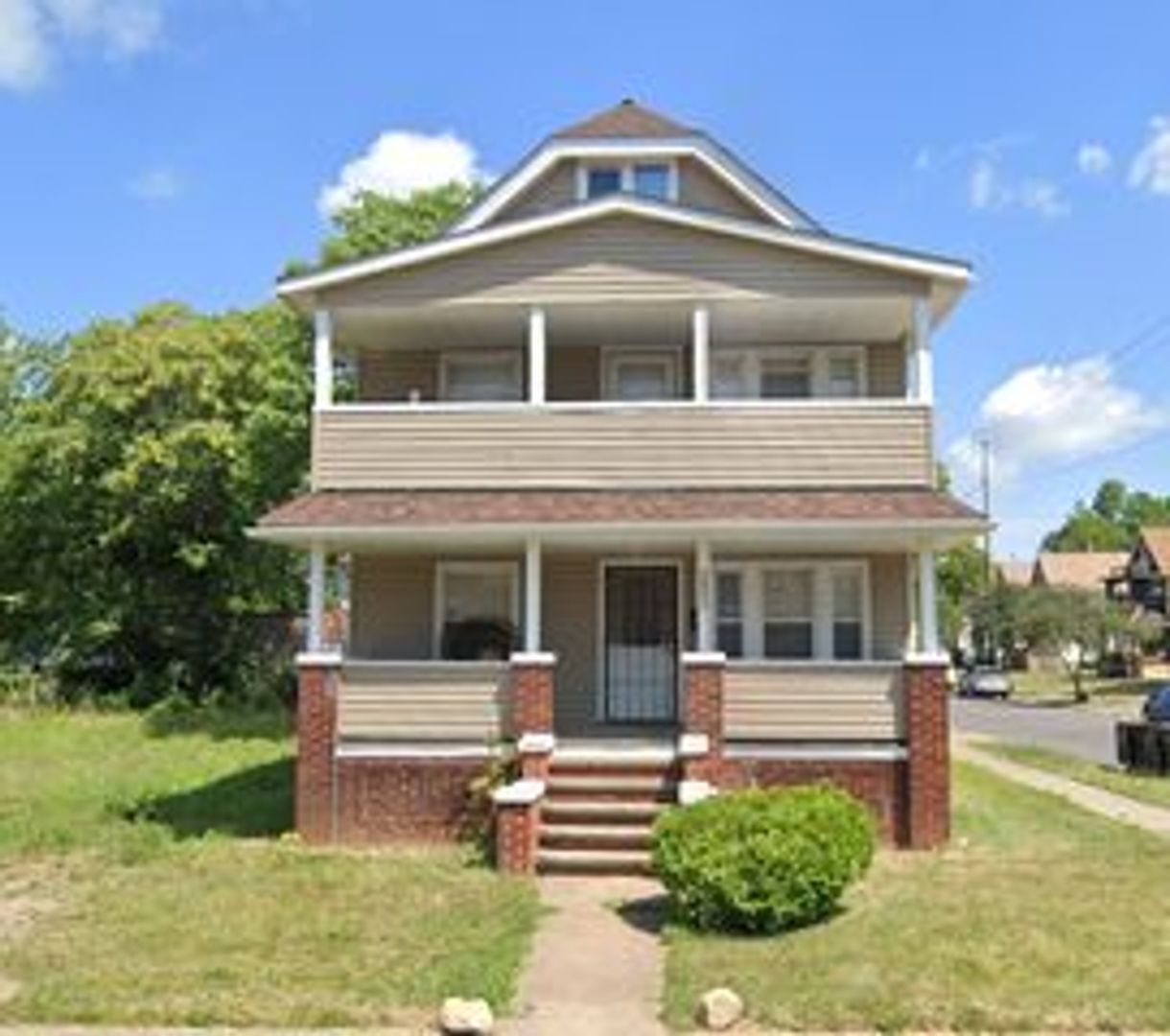 2863 Avondale Ave Cleveland Heights, OH 44118 – photo 1