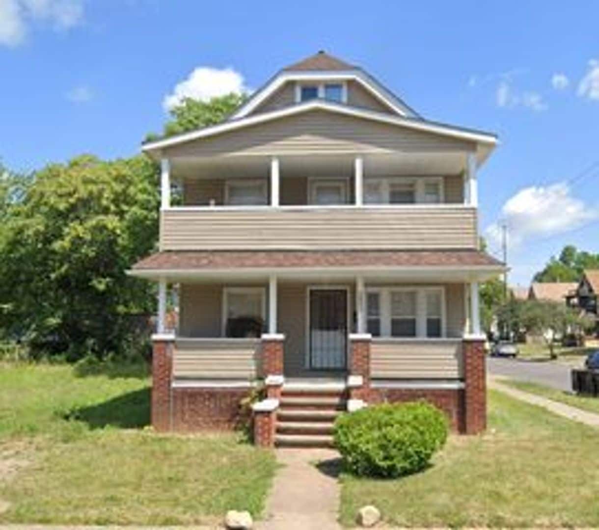 2865 Avondale Ave Cleveland Heights, OH 44118 – photo 1