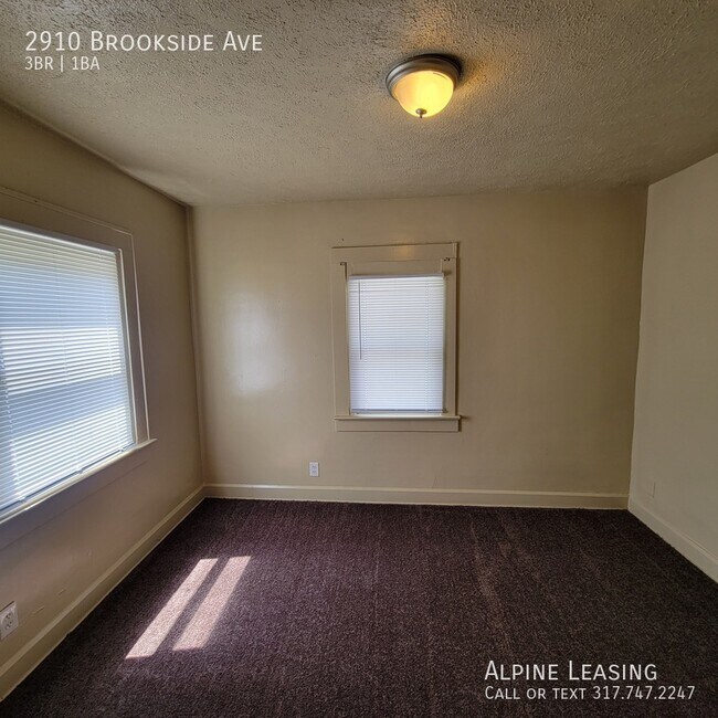 Foto del edificio - 2910 E Brookside Ave
