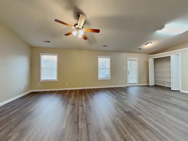 Foto del edificio - 5876 Culloden Ct