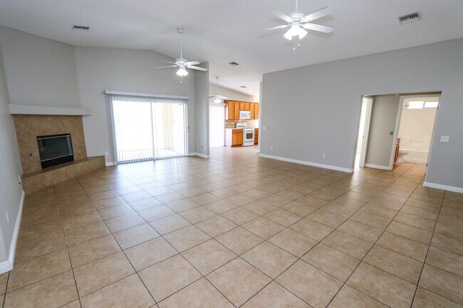 Building Photo - 66617 San Diego Dr