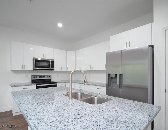 Foto del edificio - 5008 Gramercy Rd