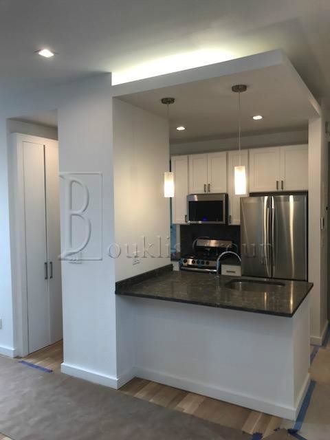 Foto principal - 2211 Steinway St