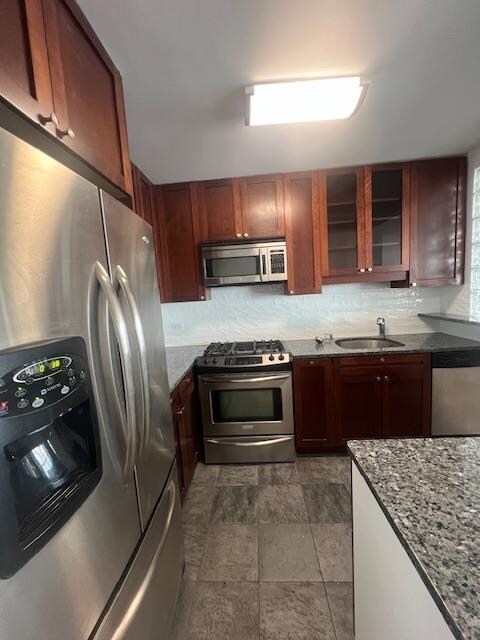 Building Photo - 7000 BLVD E