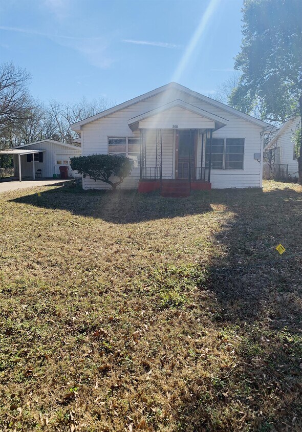 Foto principal - 208 3rd St NE