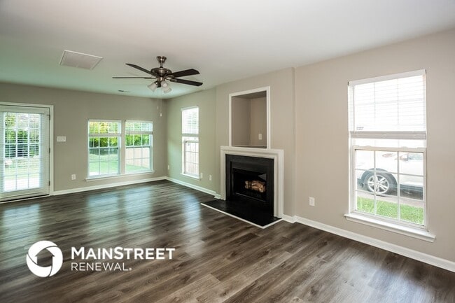 Building Photo - 3115 Hawick Commons Dr
