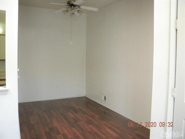 Building Photo - 68 Aspen Ct