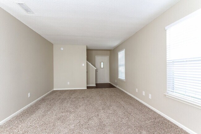 Foto del edificio - 1170 Freemont Ln