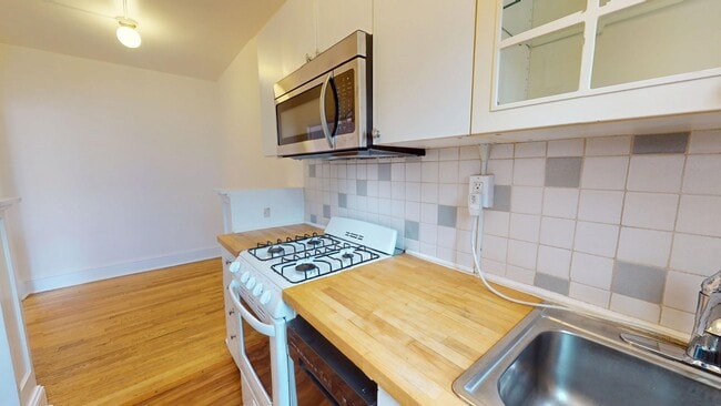Building Photo - Kalorama Studio Apartment W/Roof Top