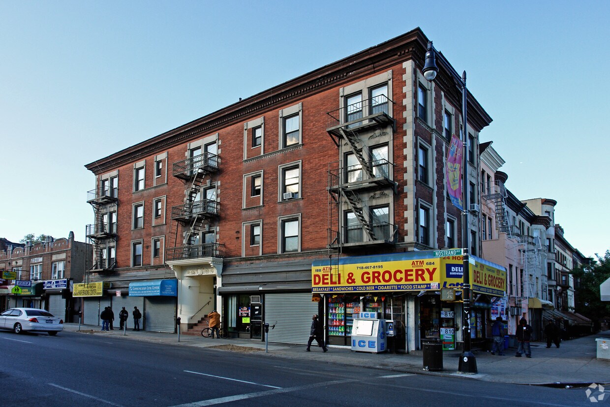 Primary Photo - 688 Nostrand Ave