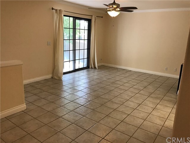 Foto del edificio - 8167 Vineyard Ave