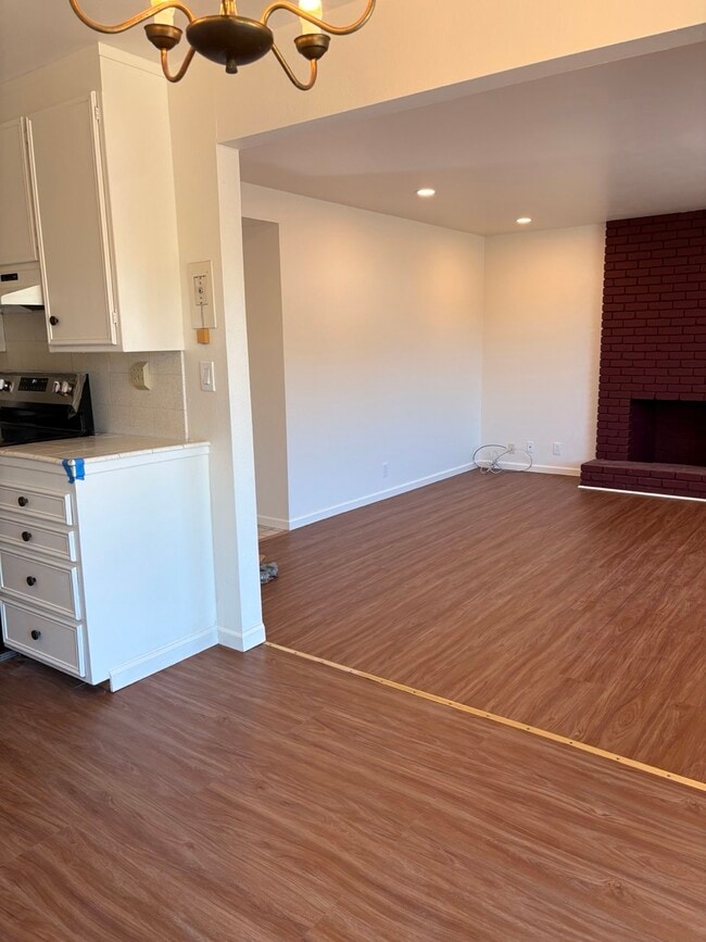 Foto del edificio - 844 Doyle Rd