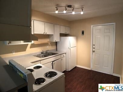 Foto del edificio - 1243 N LBJ Dr