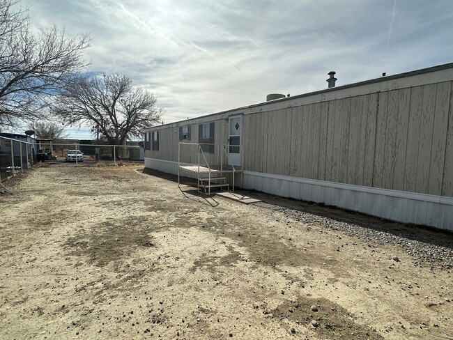 Building Photo - 3 Bedroom 2 Bathroom trailer available to ...