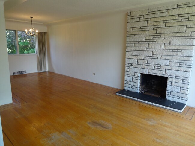 Photo du bâtiment - 2510 W King Edward Ave