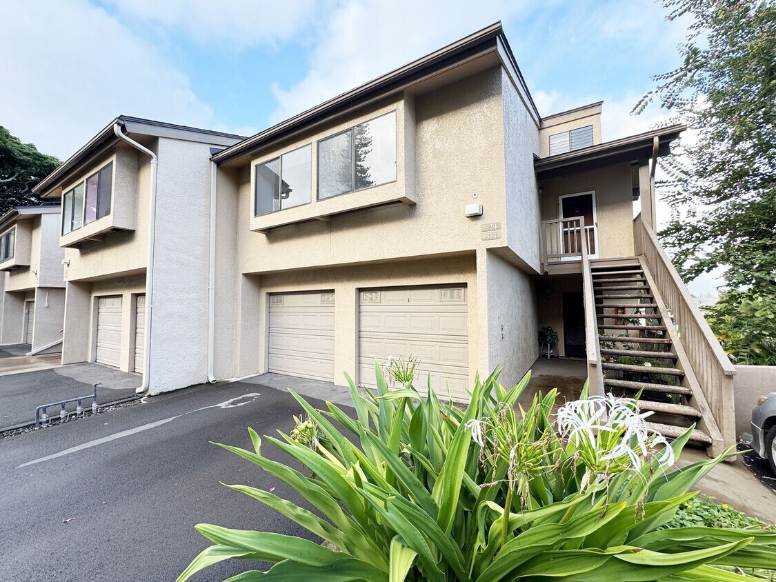 Primary Photo - Recently Refreshed Kaneohe Townhouse