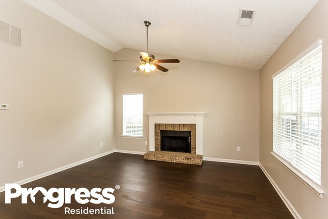 Foto del edificio - 21 Grier Ln