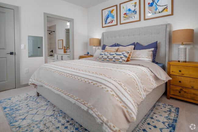 1BR, 1BA - 736SF Bedroom - Durrington Ridge