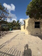 Building Photo - 7724 NE 1st Ave