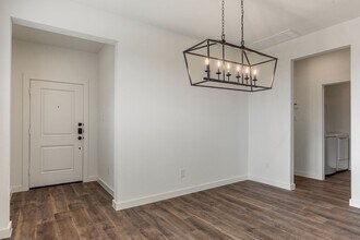 Building Photo - 1864 Dry Cherry Ln