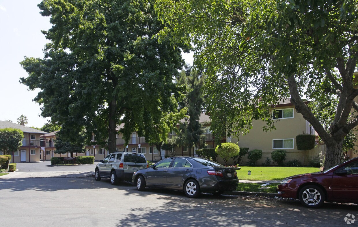 Building Photo - Clarmar Way Apartments