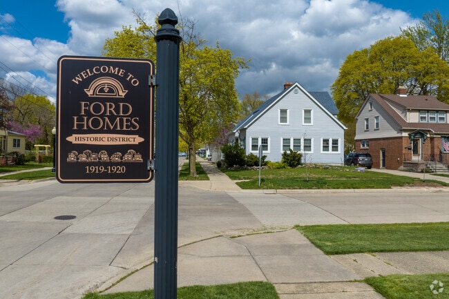 Welcome to Ford Homes Historic District in Dearborn Heights.