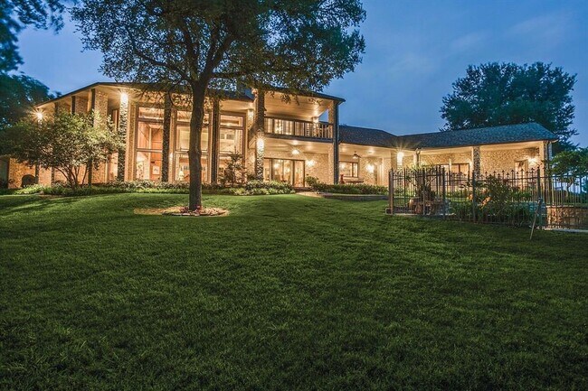 Building Photo - 861 N Preston Rd