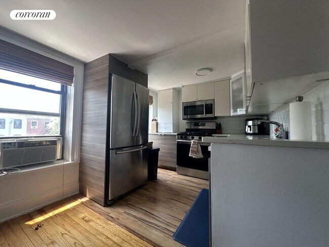 Foto del edificio - 714 Lafayette Ave