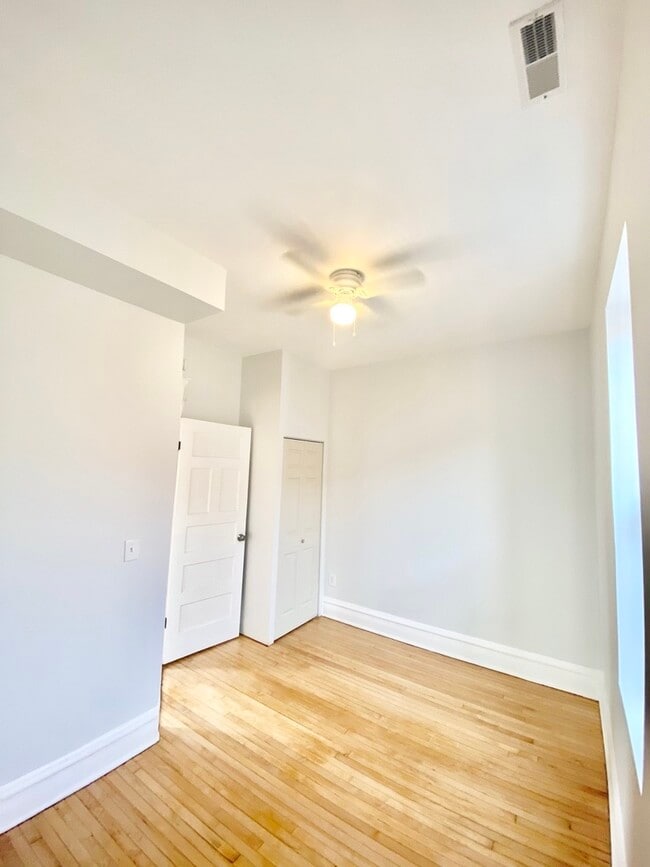 Foto del edificio - 2238 S Homan Ave