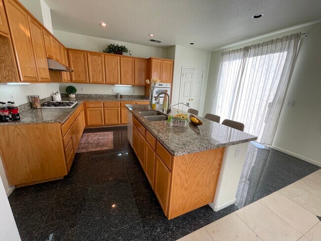 Building Photo - 5427 Brook Hollow Ct