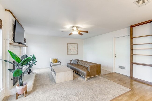 Foto del edificio - 4002 Biscay Dr