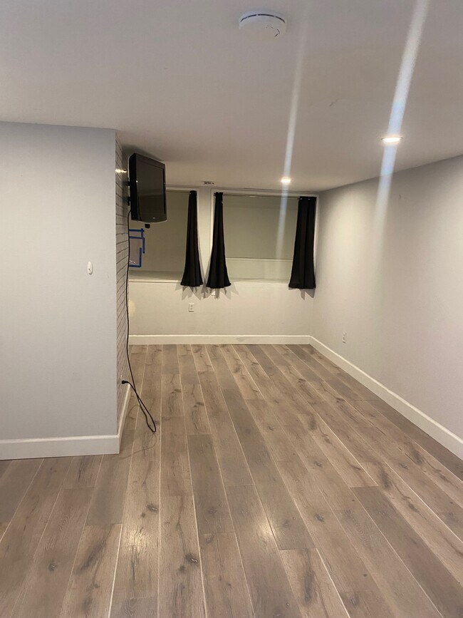 Living Room - 8828 Harratt St