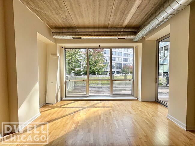 Building Photo - 845 N Kingsbury St