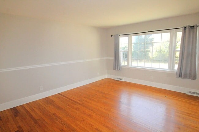 Building Photo - 3 Bedroom Home in South Charlotte