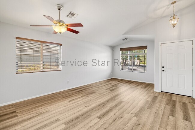 Foto del edificio - 4601 N 123rd Dr