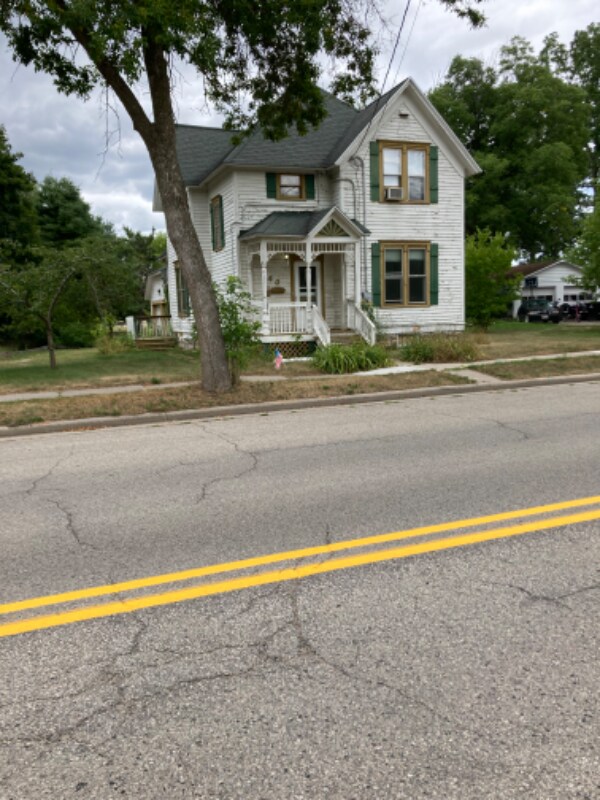 Primary Photo - 340 E Front St