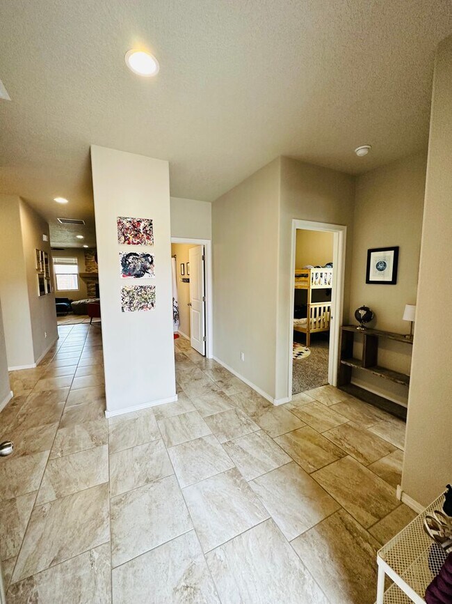 Foto del edificio - STUNNING Back yard!  Level II EV Charger!