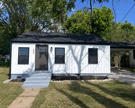 Building Photo - 506 Texas St