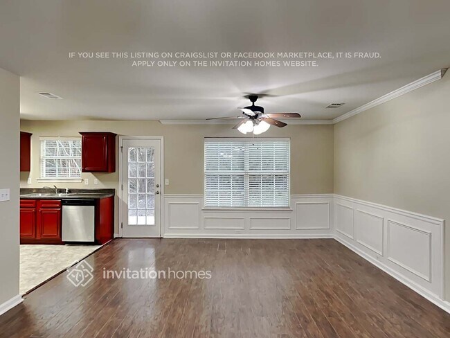 Foto del edificio - 114 Hidden Creek Dr