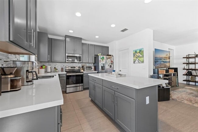 Building Photo - 4518 E Aqua Bella Ln