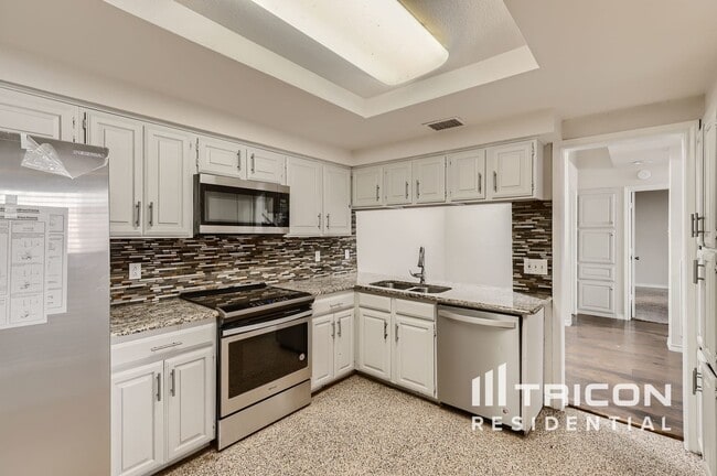 Foto del edificio - 3811 Clover Hill Ln