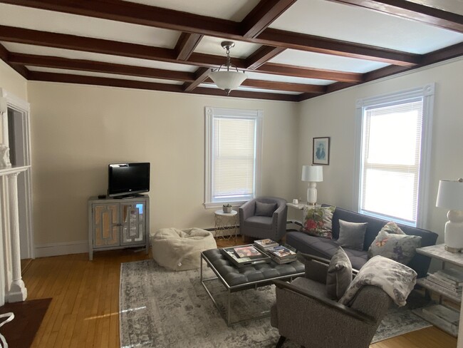 Living Room - 6 Cross St