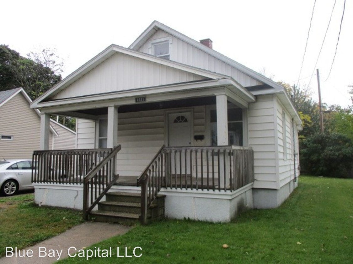 Primary Photo - 2 br, 1 bath House - 1921 Howden St