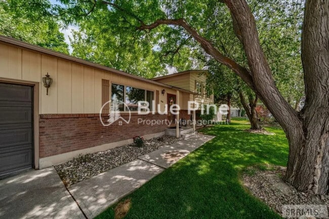 Building Photo - 648 Buckboard Ln